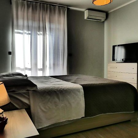 Appartamento Panoramico Nizza Monferrato Bagian luar foto