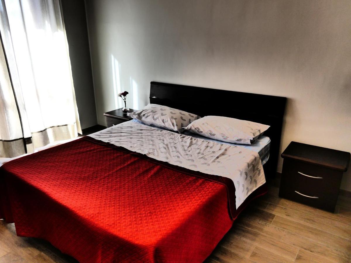 Appartamento Panoramico Nizza Monferrato Bagian luar foto