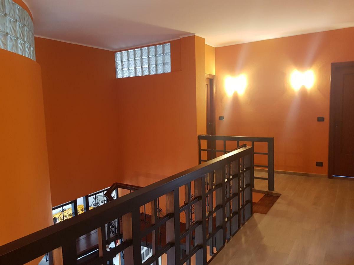 Appartamento Panoramico Nizza Monferrato Bagian luar foto